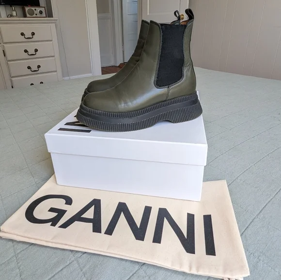 【送料&関税込】Ganni Chelsea Creepers Boots With Maxi Sole GANNI Creepers Chelsea Boots | Shopbop